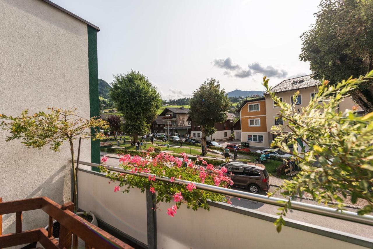 Stadt-Chalet Schladming Buitenkant foto